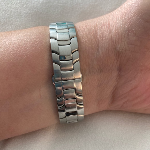 Authentic Movado Stainless Steel Museum Dial Ladies Wtach - Picture 8 of 9